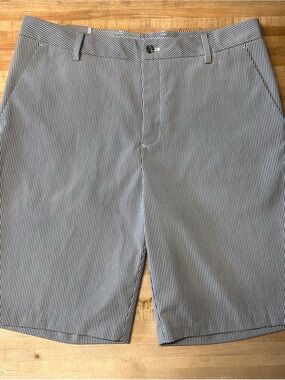NWT Men’s Ashworth Black & White Micro-Check Flat-Front Performance Golf Shorts